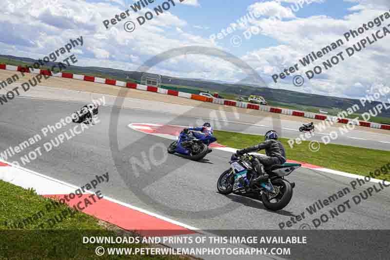 cadwell no limits trackday;cadwell park;cadwell park photographs;cadwell trackday photographs;enduro digital images;event digital images;eventdigitalimages;navarra;no limits trackdays;peter wileman photography;racing digital images;trackday digital images;trackday photos